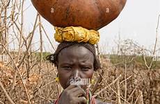 omo ethiopia dassanech woman daasanach valley gourd lower head her africa stock alamy omorate