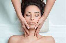 massaggio viso massaggi drenante benefici antirughe antiage automassaggio