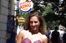 public smutty bodypaint tits bodypainting