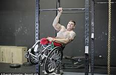 wheelchair ruhl gym crossfit legs zack trainer legless guy lifting his weights people dailymail disabled press doing chancellor now pictured