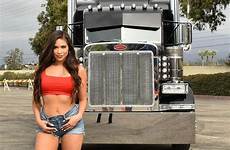 rig trucker rigs peterbilt babes truckers camiones chevy cine trucking ladies chicas camion carros camionetas truckin dually cowgirls chulos todoterreno