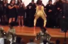 twerking twerks praise choir nigerian