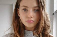kristine froseth let right tv face norway girls series model models young girl cute beautiful tnt preteen polaroids pilot faces