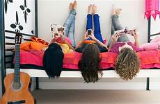 adolescentes quartos jovens getty goodshoot cama adolescente teenagers teenager ehowenespanol bibliotecari altura aumentar importancia rf switching