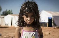 syrian refugee controversial racist camp pige syrisk