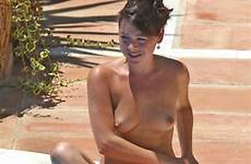desnudas marbella bra mostrando tetas thefappening sunbathing bytesexy aznude fappeninggram thefappeningnew