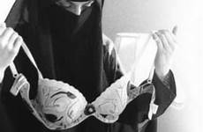 muslim bra niqab arab sparks controversy mercado sooraya amma
