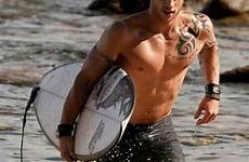 surfer dude ewing jungs männer surfero pinnwand auswählen hunks tattooed
