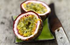 passionfruit passion egzotik meyvelerin spiky yiyegeze tadına bakın