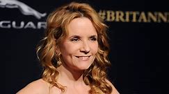 Lea Thompson Recalls Weird Time a ‘Back to the Future’ Co-Star Invited Her to His All-Black Apartment