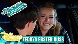 MEINE SCHWESTER CHARLIE - Clip: Teddys erster Kuss | Disney Channel