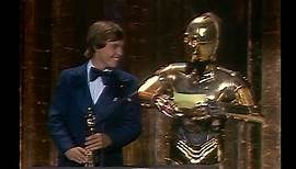 Mark Hamill, C-3PO and R2-D2 Present Special Sound Oscars for Close Encounters and Star Wars