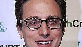 Jonah Peretti – Age, Bio, Personal Life, Family & Stats - CelebsAges