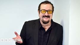 Steve Wright: BBC Radio 2 presenter dies aged 69