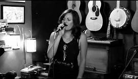 The Donnas: "Take It Off" (Live Groupee Session)