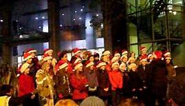 Tollcross Primary Gaelic Choir - Christmas Lights Switch On 2011 (Leanabh an Aigh)
