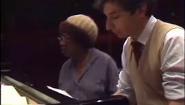 Sarah Vaughan and Michael Tilson Thomas rehearse Gershwin