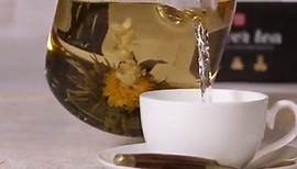 Teeblumen Geschenkset, mit 6 Teeblumen 🌺🍵 ... edles Tee Geschenk für Frauen und Teekenner. 😍 Aktuell über 30% reduziert. 🚨🚨🚨... - Bei 500'000 Fans wird der Freitag wirklich ein freier Tag! Mach mit!