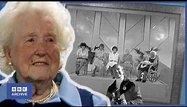 1980: The ONLY GREAT GREAT GREAT GRANNY in the UK | Record Breakers | BBC Archive