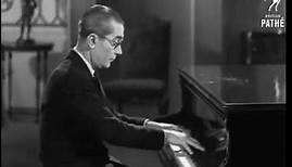 Carroll Gibbons plays Piano in 1938