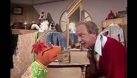 The Muppet Show - Episode 201: Don Knotts - Cold Open (1977)