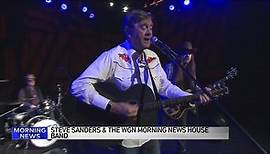 Steve Sanders performs with the WGN House Band