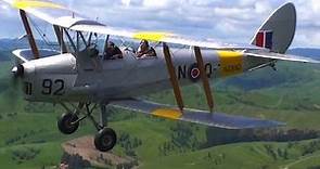 de Havilland DH.82a Tiger Moth air-to-air
