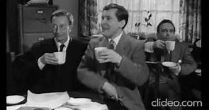 Carry On Teacher (1959): Teachers drunk at lunch-time