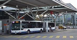 Ginebra el Aeropuerto con estación ferroviaria y el centro comercial la Gare en Suiza