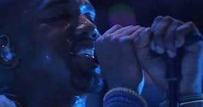 Kanye West - Flashing Lights (Live from Coachella 2011)