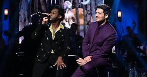 Michael Bublé - "The Christmas Song" w/ Leon Bridges (Christmas in the City)