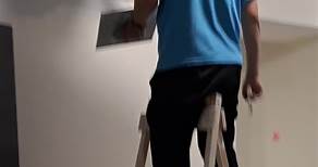 職人日常，騎木梯 #油漆職人 #木梯 | 吳俊輝
