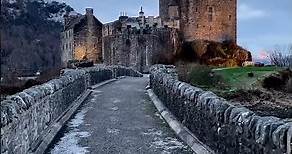 The stunning Eilean Donan Castle in Scotland // Scottish Highlands