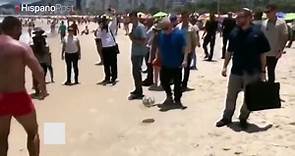El Primer Ministro de Israel jugó futbol en la playa de Copacabana