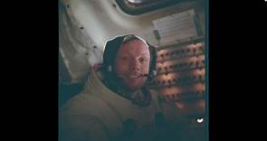 Neil Armstrong detalla los primeros pasos sobre la Luna