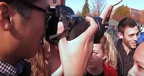 Activistas de la Universidad de Missouri intimidan a reportero