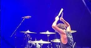 …and Jon Theodore on drums. 🔥 #qotsa #glastonbury
