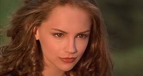 Teenage Rachael Leigh Cook \ Gorgeous photoshoot scenes \ The 18th Angel (1997)