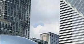 Cloud Gate by Anish Kapoor, “The Bean” in Chicago’s Millennium Park #cloudgate #publicart