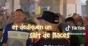 🧨 Continuem amb el dispositiu de seguretat per la Patum coordinats amb la Policia Local de Berga i els patumaires ens han dedicat un salt de Maces. Moltes gràcies, seguim treballant! #Patum #policia #mossos_desquadra #mossos #police