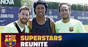 Ronaldinho makes a surprise visit