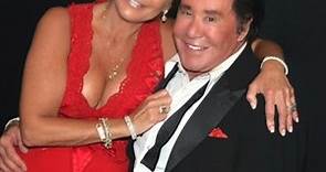 Wayne Newton Is 81, Look at Him Now After Losing All His Money