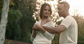John Legend met sa femme et sa fille en scène dans son nouveau clip
