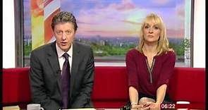 BBC Breakfast - 19/11/15 (Quick Change of Presenter)