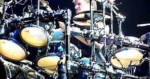 DANIEL ADAIR DRUM SOLO WEMBLEY 2010 NICKELBACK