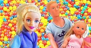 Video con i giocattoli- Barbie tutti gli episodi- Giochi per bambini con le bambole