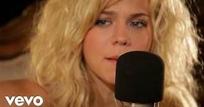 The Band Perry - Hip To My Heart (Live From Oceanway Studios, Nashville 2010)