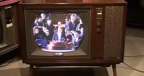 Watch a 1961 RCA Victor COLOR Television CTC-11!