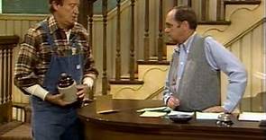 Newhart 1x05 - This Probably is Condemned