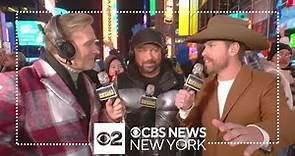 CBS New York's Lonnie Quinn joins revelers in Times Square for New Year's Eve